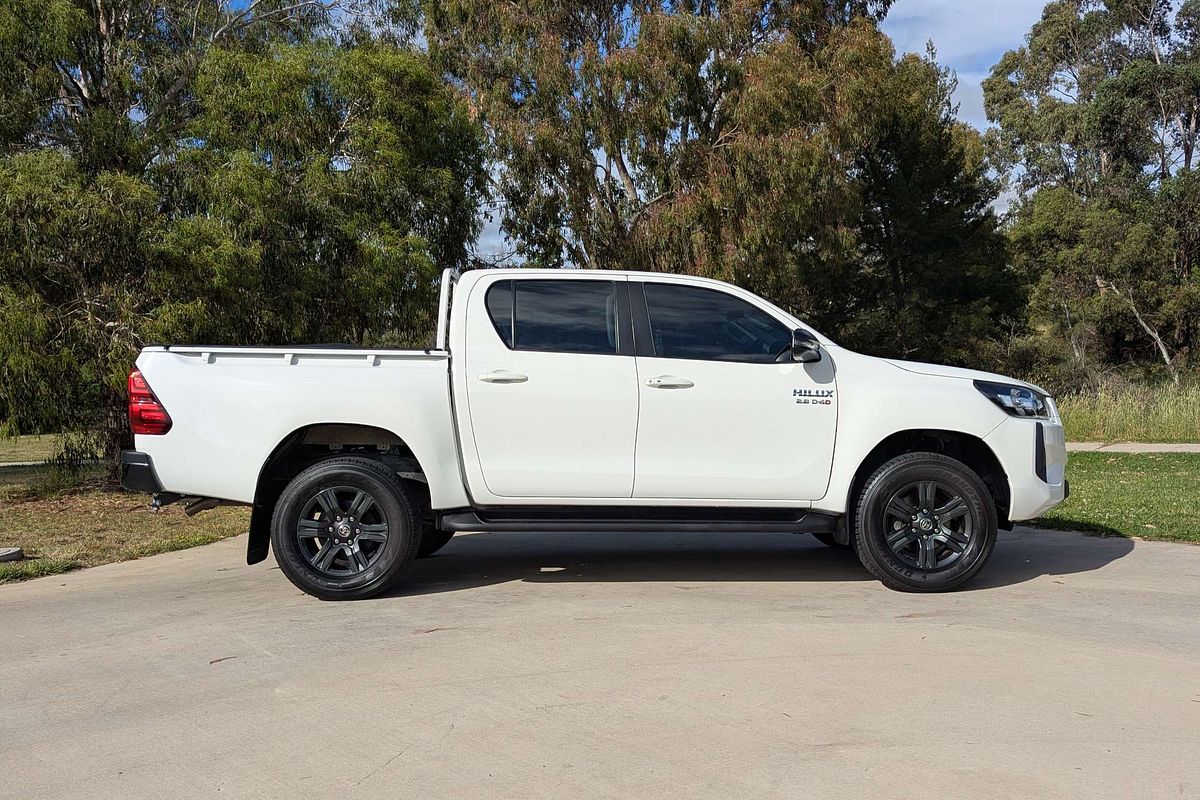 2024 Toyota Hilux SR GUN126R