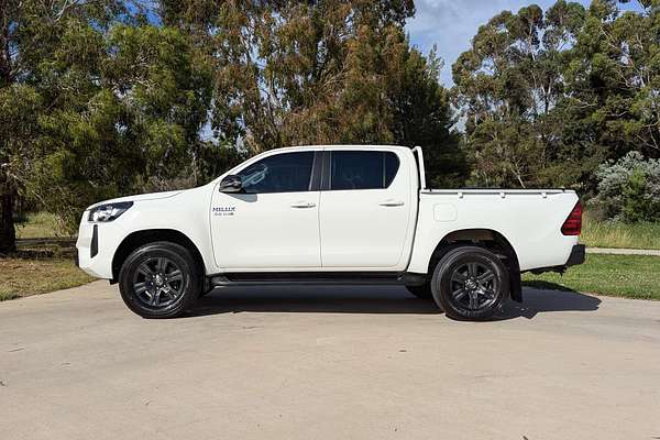 2024 Toyota Hilux SR GUN126R