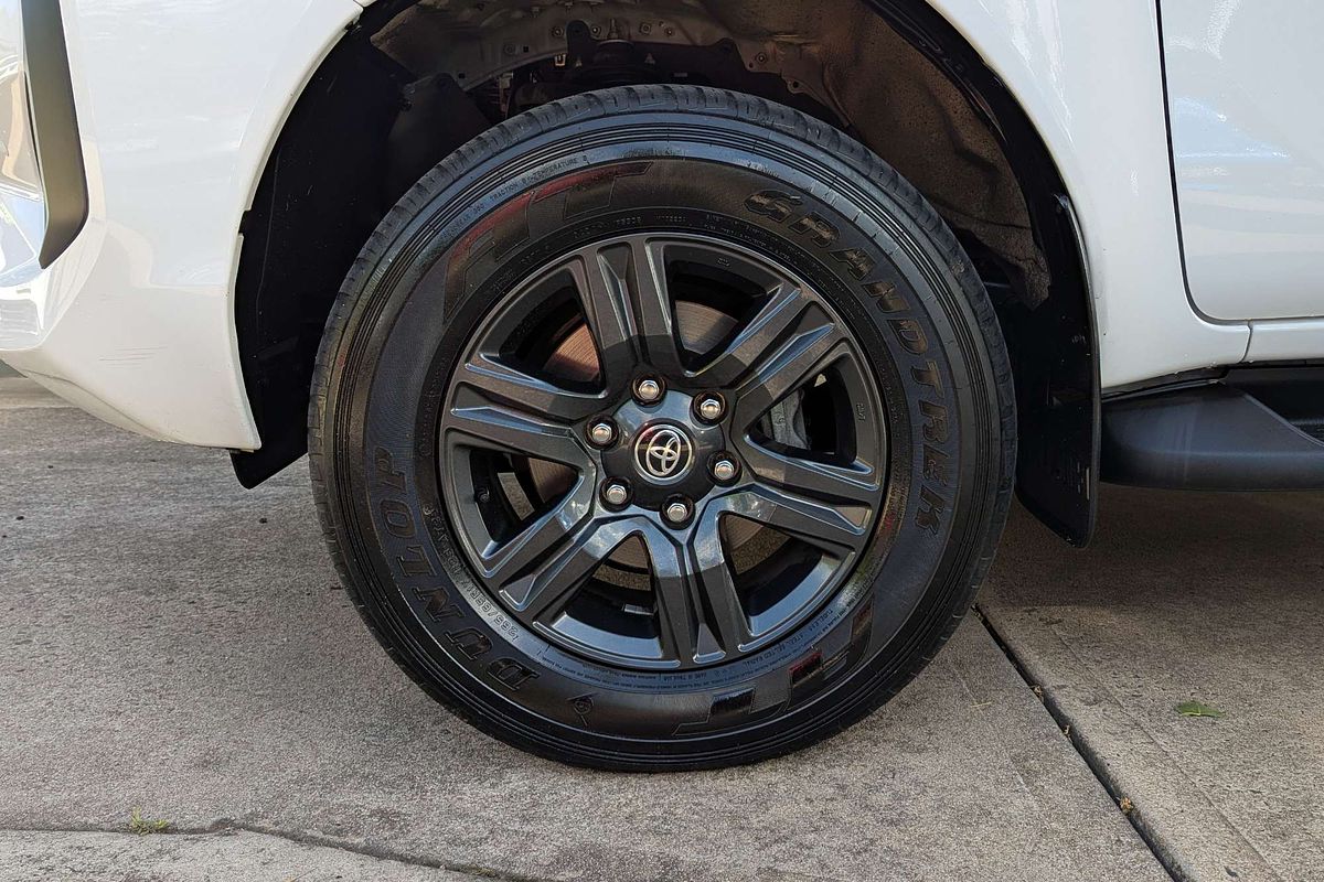 2024 Toyota Hilux SR GUN126R