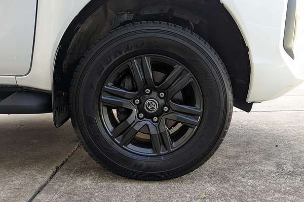 2024 Toyota Hilux SR GUN126R