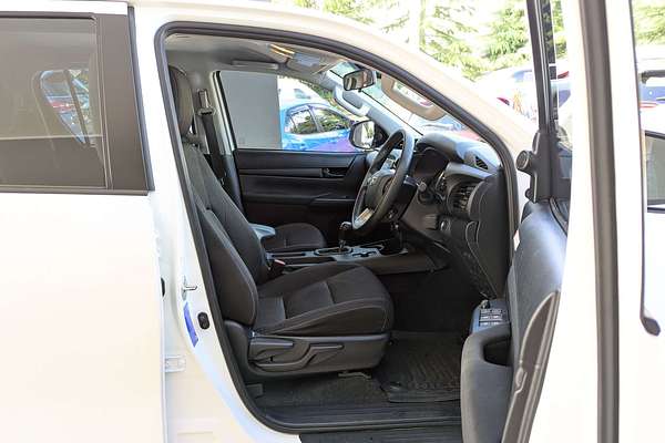 2024 Toyota Hilux SR GUN126R