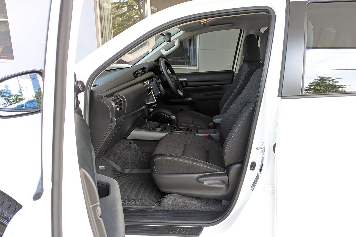 2024 Toyota Hilux SR GUN126R