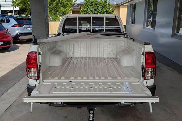 2024 Toyota Hilux SR GUN126R