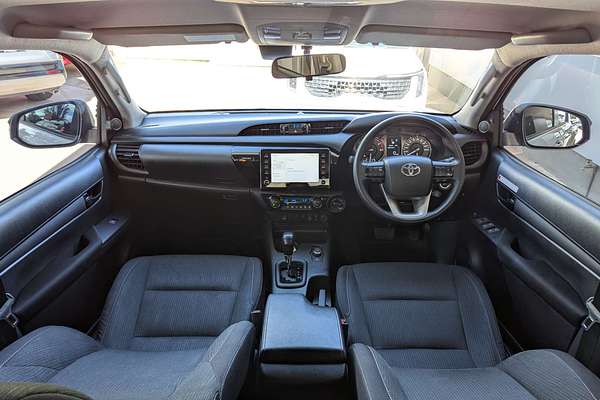 2024 Toyota Hilux SR GUN126R