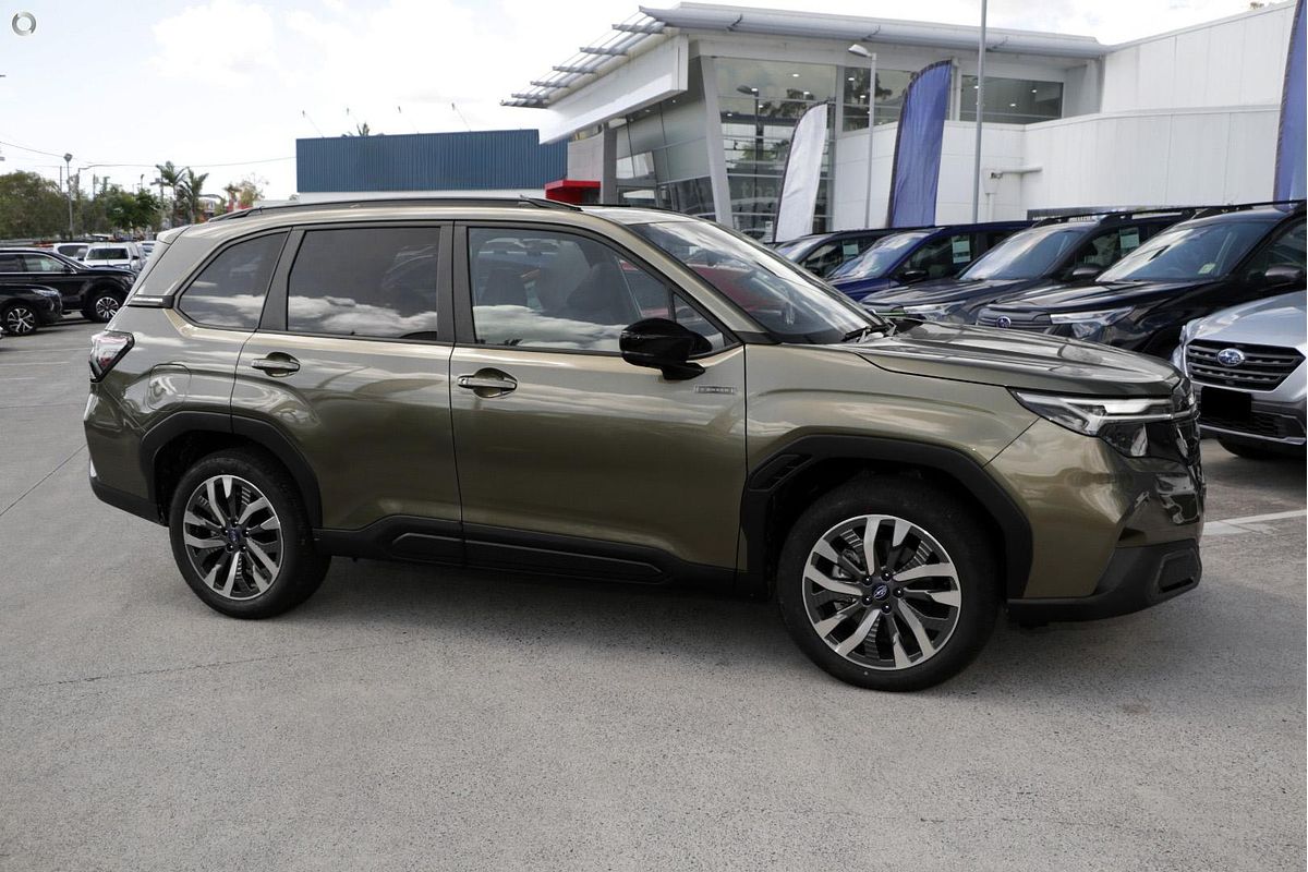 2025 Subaru Forester Hybrid Touring S6