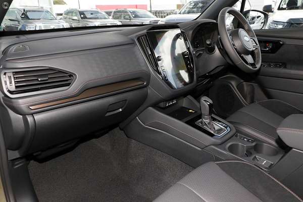 2025 Subaru Forester Hybrid Touring S6