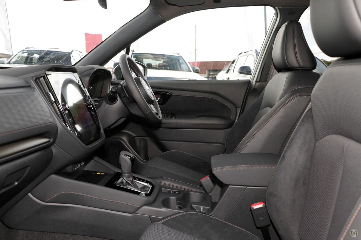 2025 Subaru Forester Hybrid Touring S6