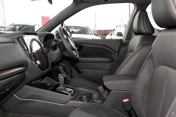 2025 Subaru Forester Hybrid Touring S6