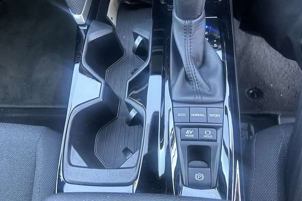 2024 Toyota Camry Ascent AXVH80R