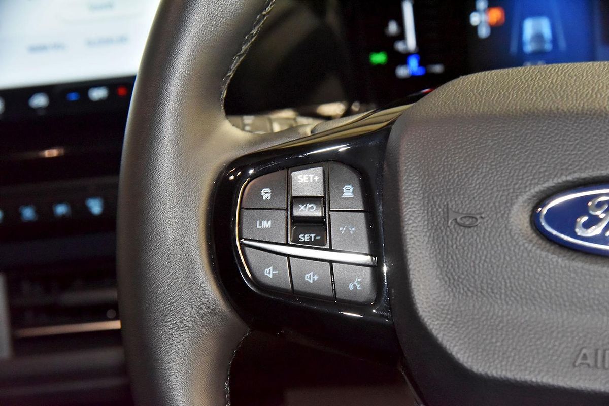 2024 Ford Tourneo Active AV SWB