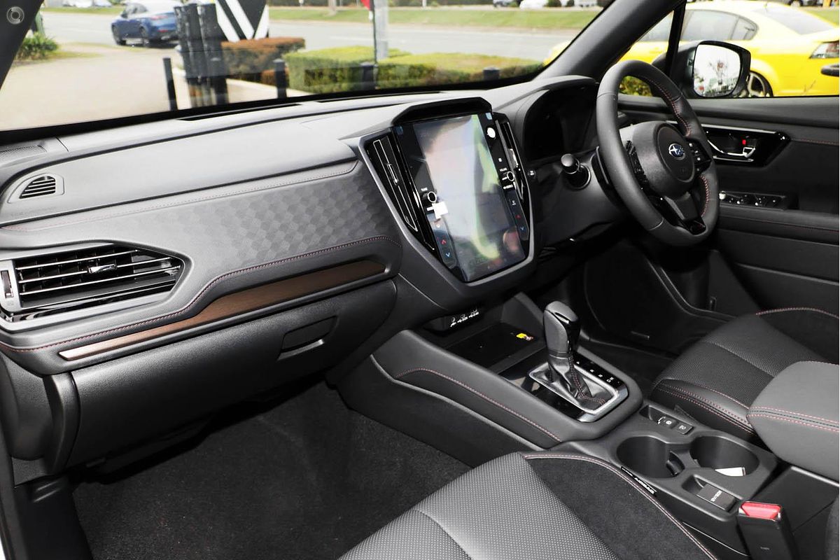 2025 Subaru Forester Hybrid Touring S6