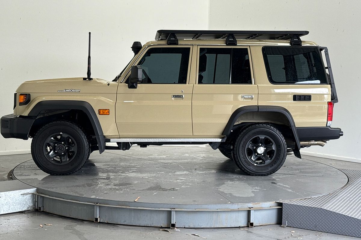 2024 Toyota Landcruiser GXL VDJL76R