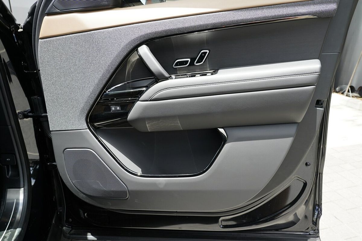 2025 Land Rover Range Rover Sport PHEV P460e Dynamic HSE L461