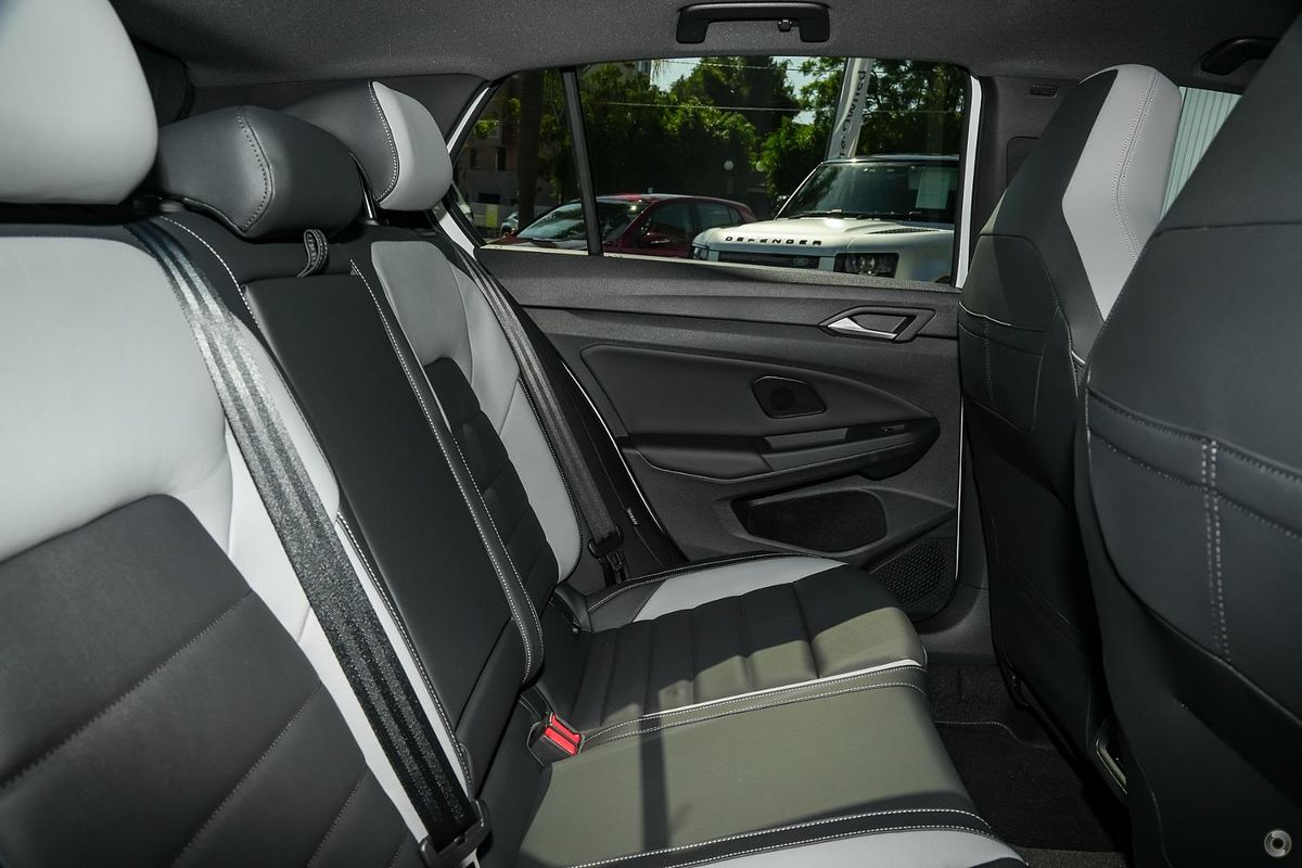 2025 Volkswagen Golf 110TSI R-Line 8.5