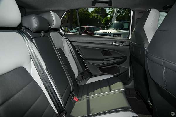 2025 Volkswagen Golf 110TSI R-Line 8.5