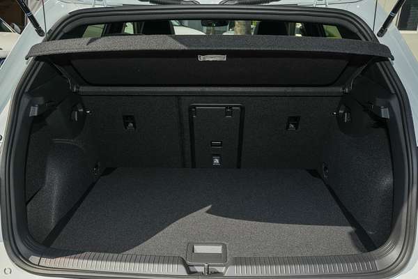 2025 Volkswagen Golf 110TSI R-Line 8.5