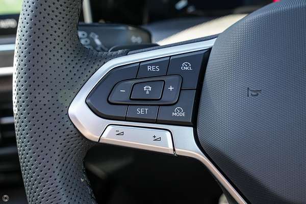 2025 Volkswagen Golf 110TSI R-Line 8.5