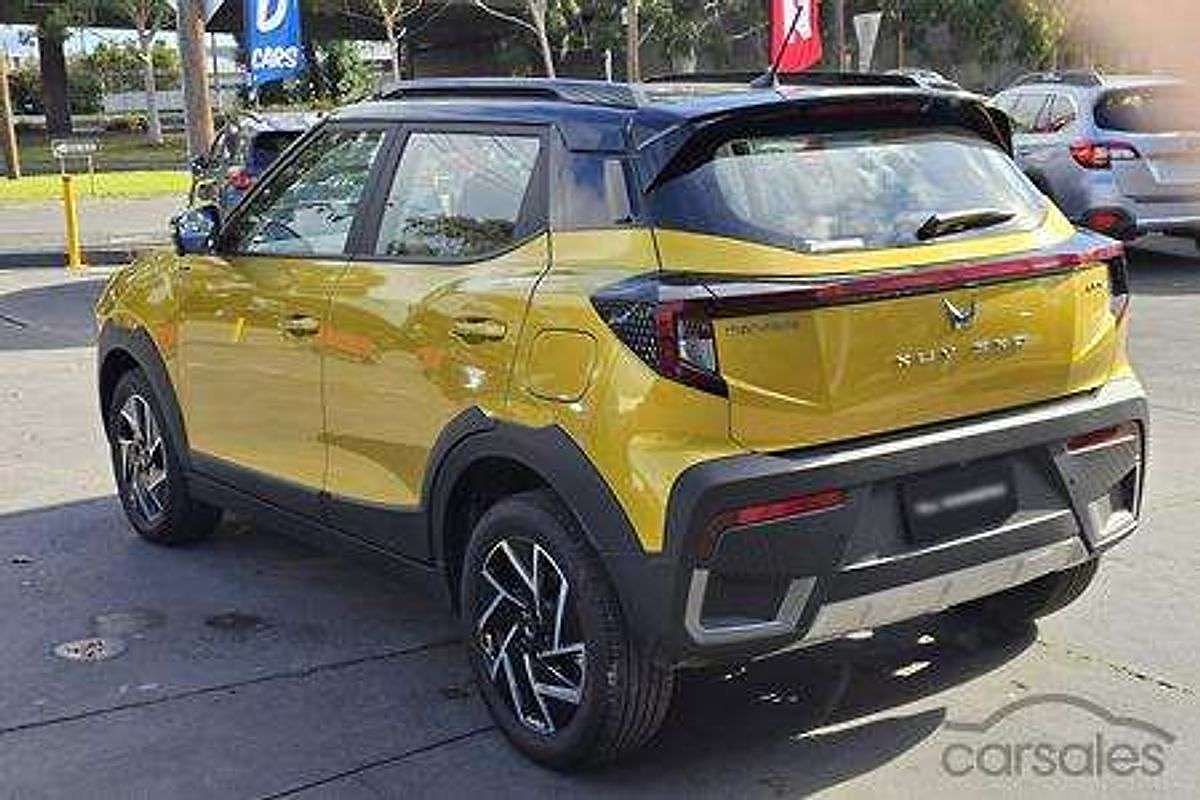 2025 Mahindra XUV3XO AX7L