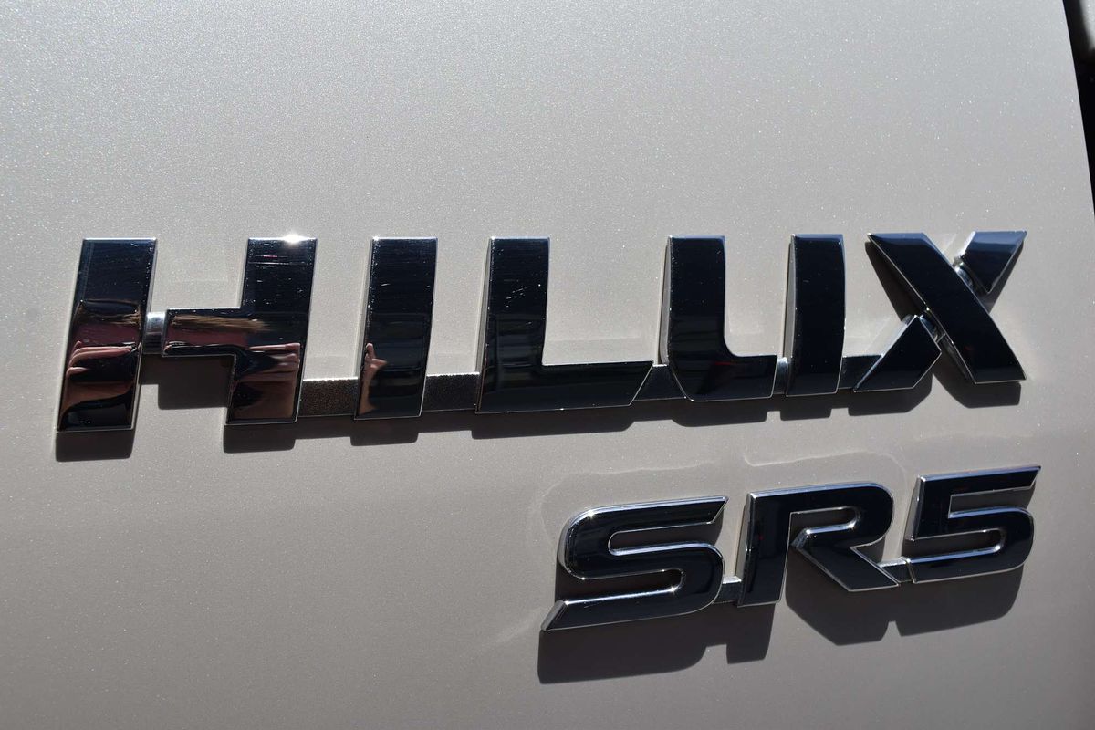 2020 Toyota Hilux SR5 GUN126R 4X4
