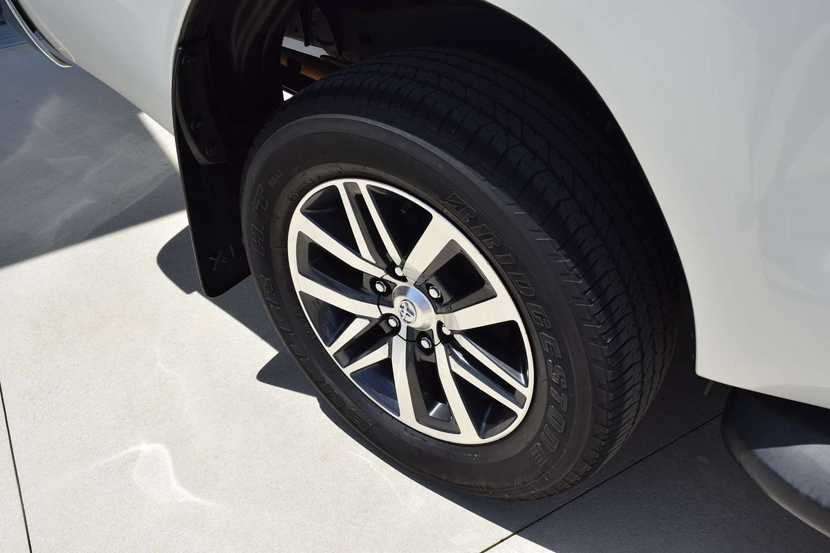 2020 Toyota Hilux SR5 GUN126R 4X4