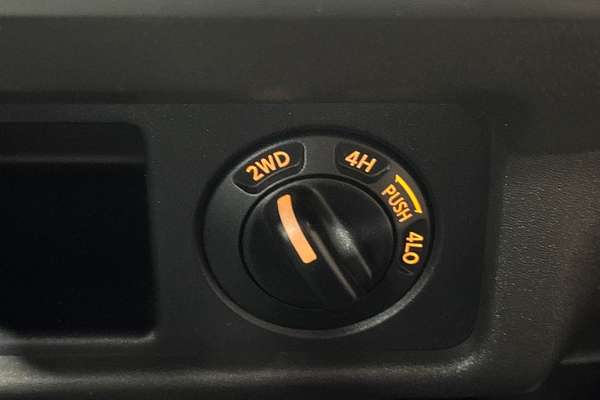 2010 Nissan Navara ST D40 4X4