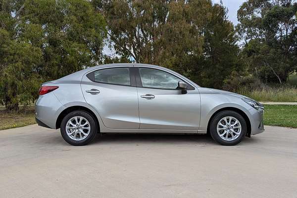 2017 Mazda 2 Maxx DL Series