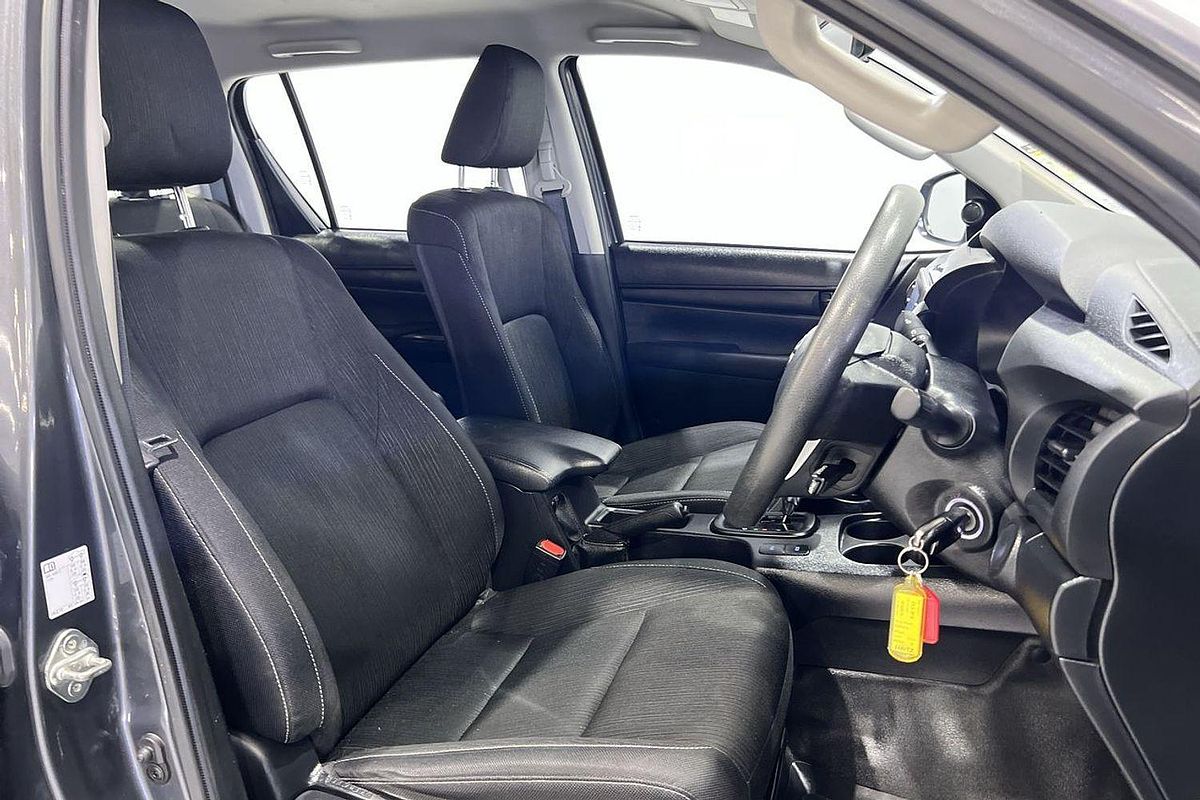 2024 Toyota Hilux SR GUN126R 4X4