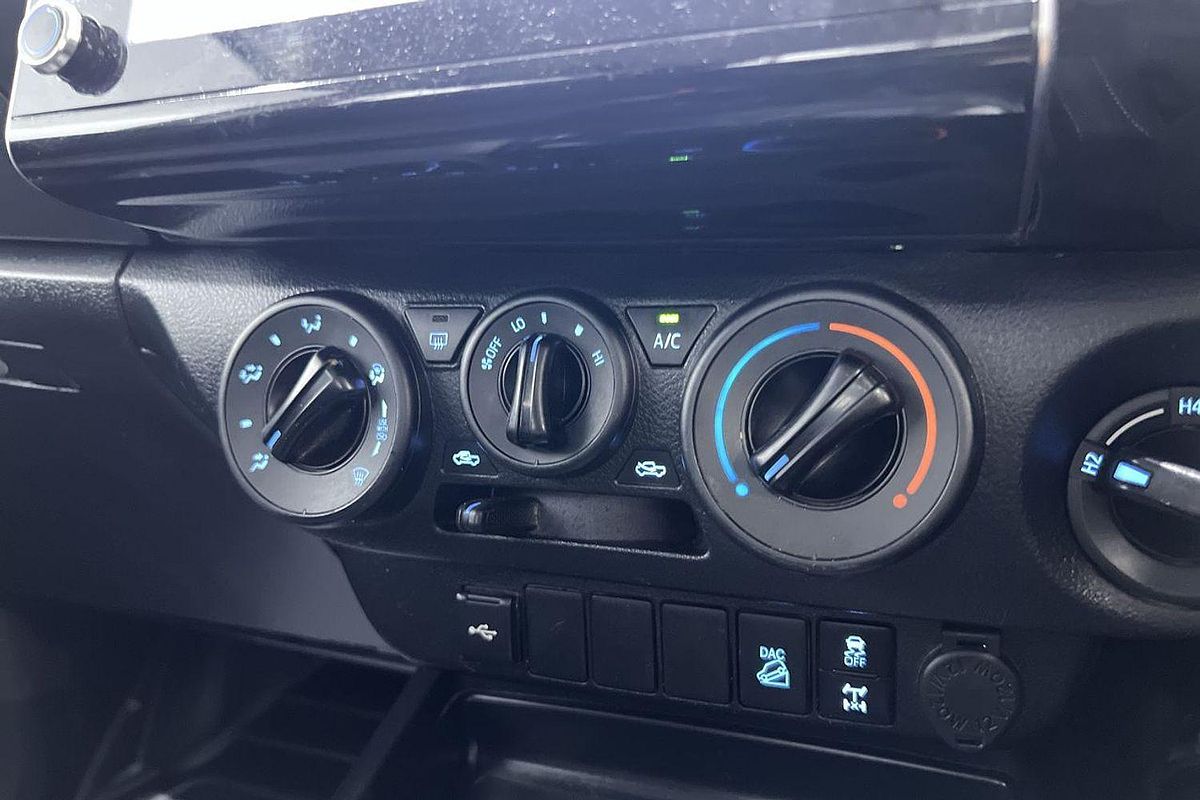 2024 Toyota Hilux SR GUN126R 4X4