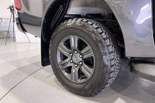 2024 Toyota Hilux SR GUN126R 4X4