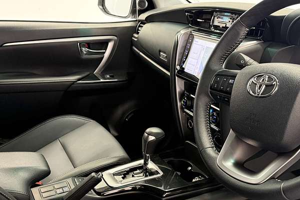 2025 Toyota Fortuner GXL GUN156R