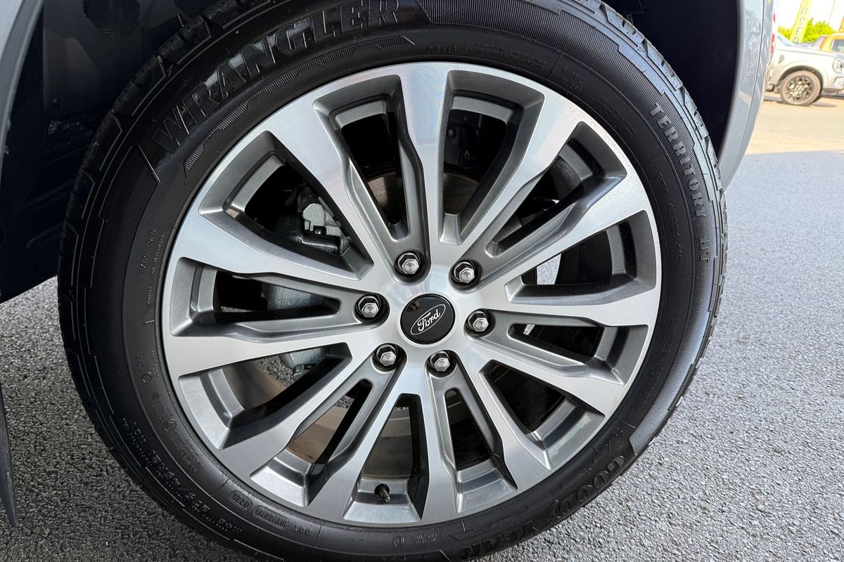 2025 Ford Everest Platinum 3.0L