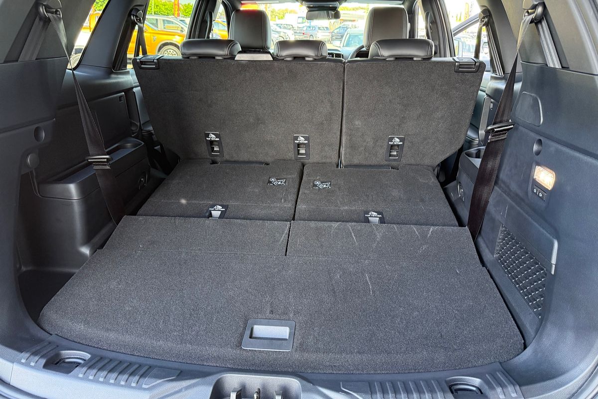 2025 Ford Everest Platinum 3.0L