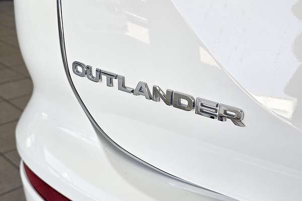 2022 Mitsubishi Outlander LS ZM