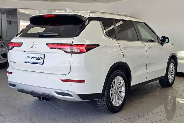 2022 Mitsubishi Outlander LS ZM