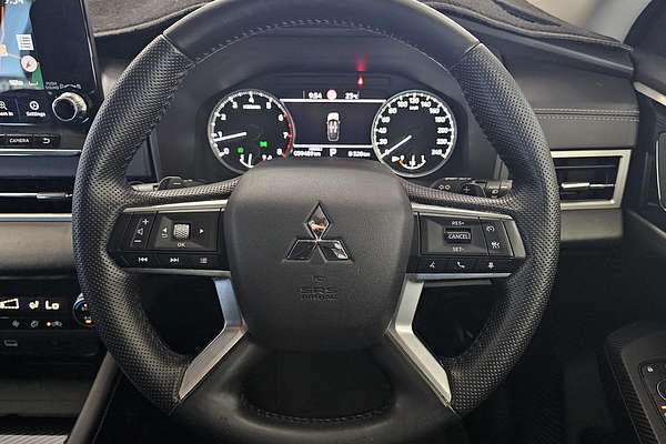 2022 Mitsubishi Outlander LS ZM