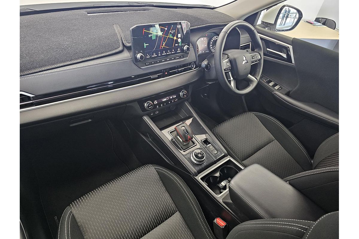 2022 Mitsubishi Outlander LS ZM