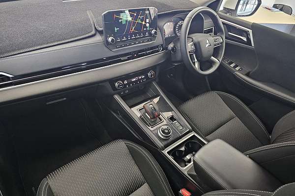 2022 Mitsubishi Outlander LS ZM