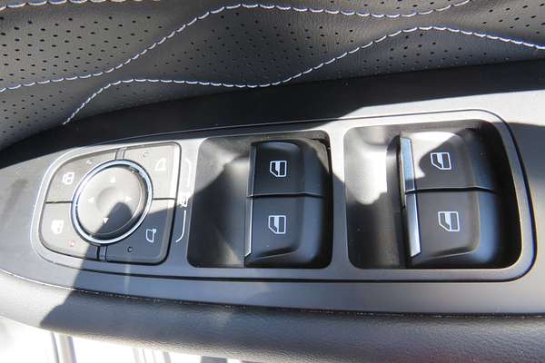 2024 GWM Tank 300 Ultra Hybrid P01