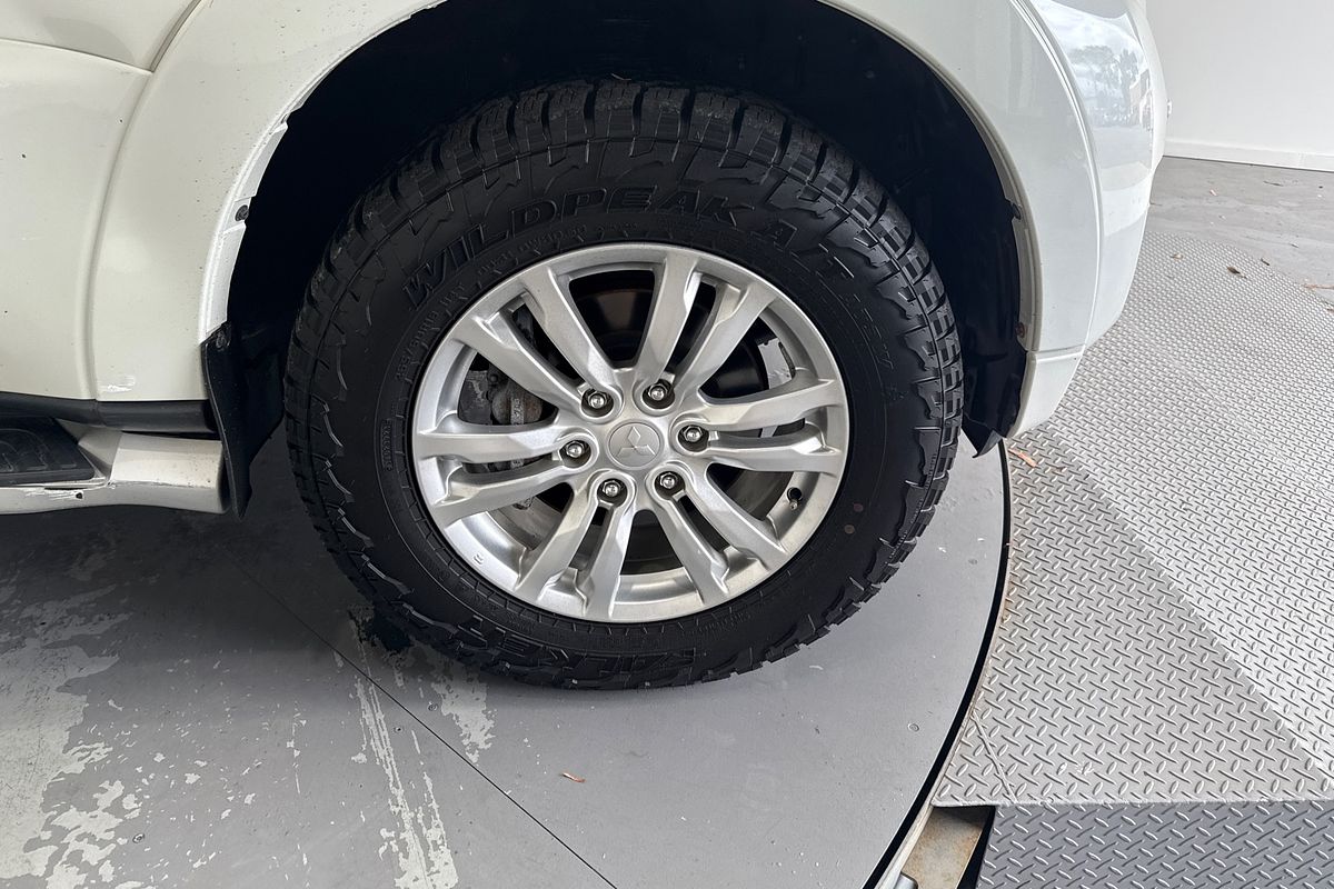 2017 Mitsubishi Pajero GLS LWB (4x4) NX MY17