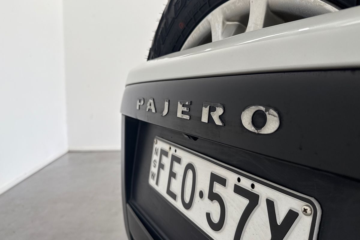 2017 Mitsubishi Pajero GLS LWB (4x4) NX MY17