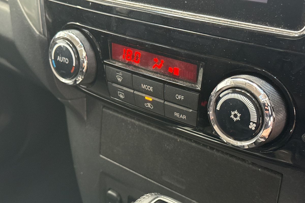 2017 Mitsubishi Pajero GLS LWB (4x4) NX MY17