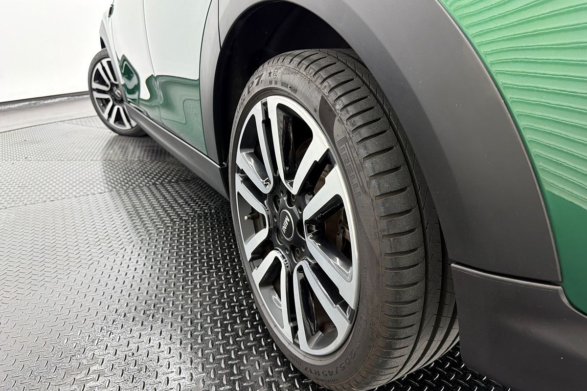 2023 MINI Hatch Cooper Classic F55 LCI-2