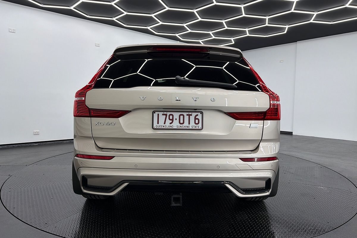 2022 Volvo XC60 Recharge Ultimate T8 Plug-In Hybrid