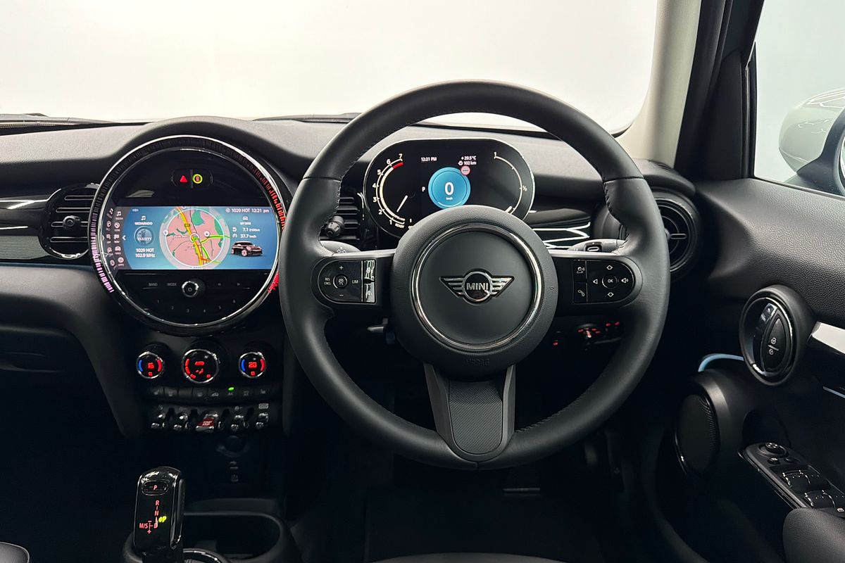 2023 MINI Hatch Cooper Classic F55 LCI-2