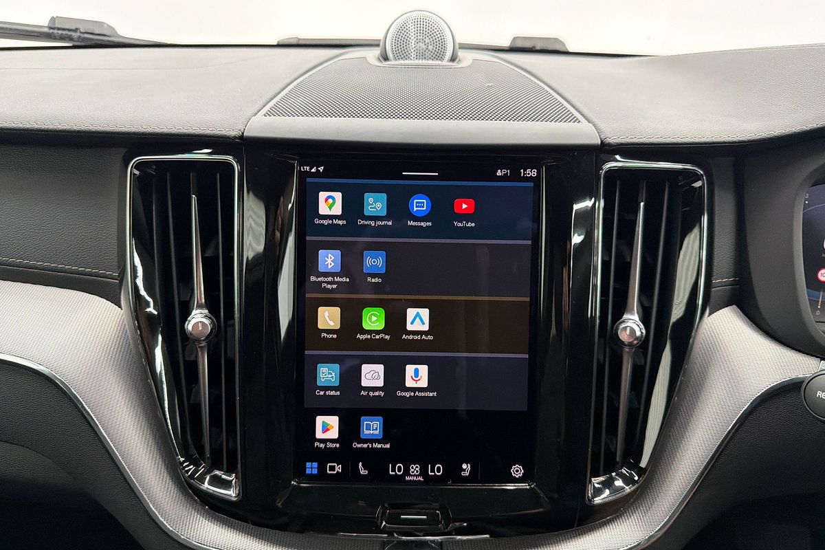 2022 Volvo XC60 Recharge Ultimate T8 Plug-In Hybrid