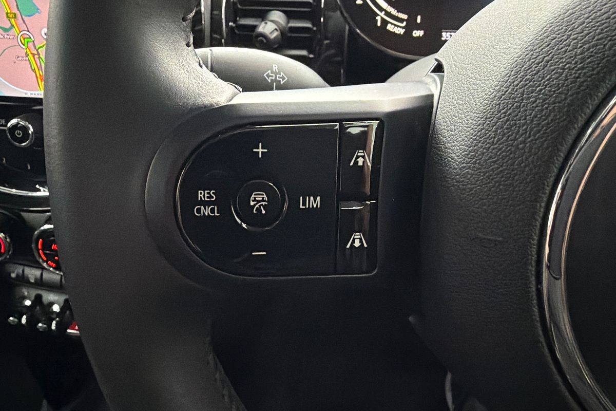 2023 MINI Hatch Cooper Classic F55 LCI-2