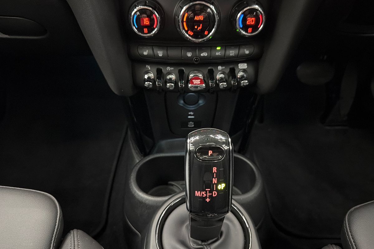 2023 MINI Hatch Cooper Classic F55 LCI-2