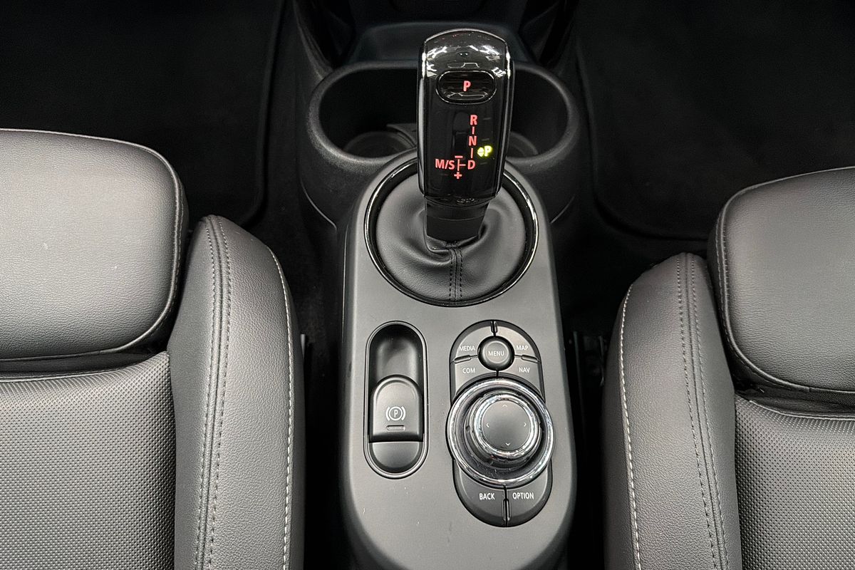 2023 MINI Hatch Cooper Classic F55 LCI-2