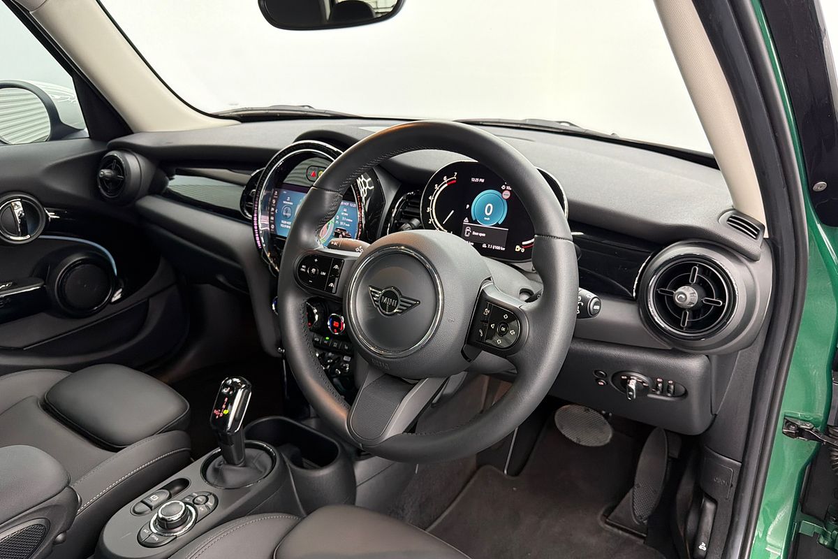 2023 MINI Hatch Cooper Classic F55 LCI-2