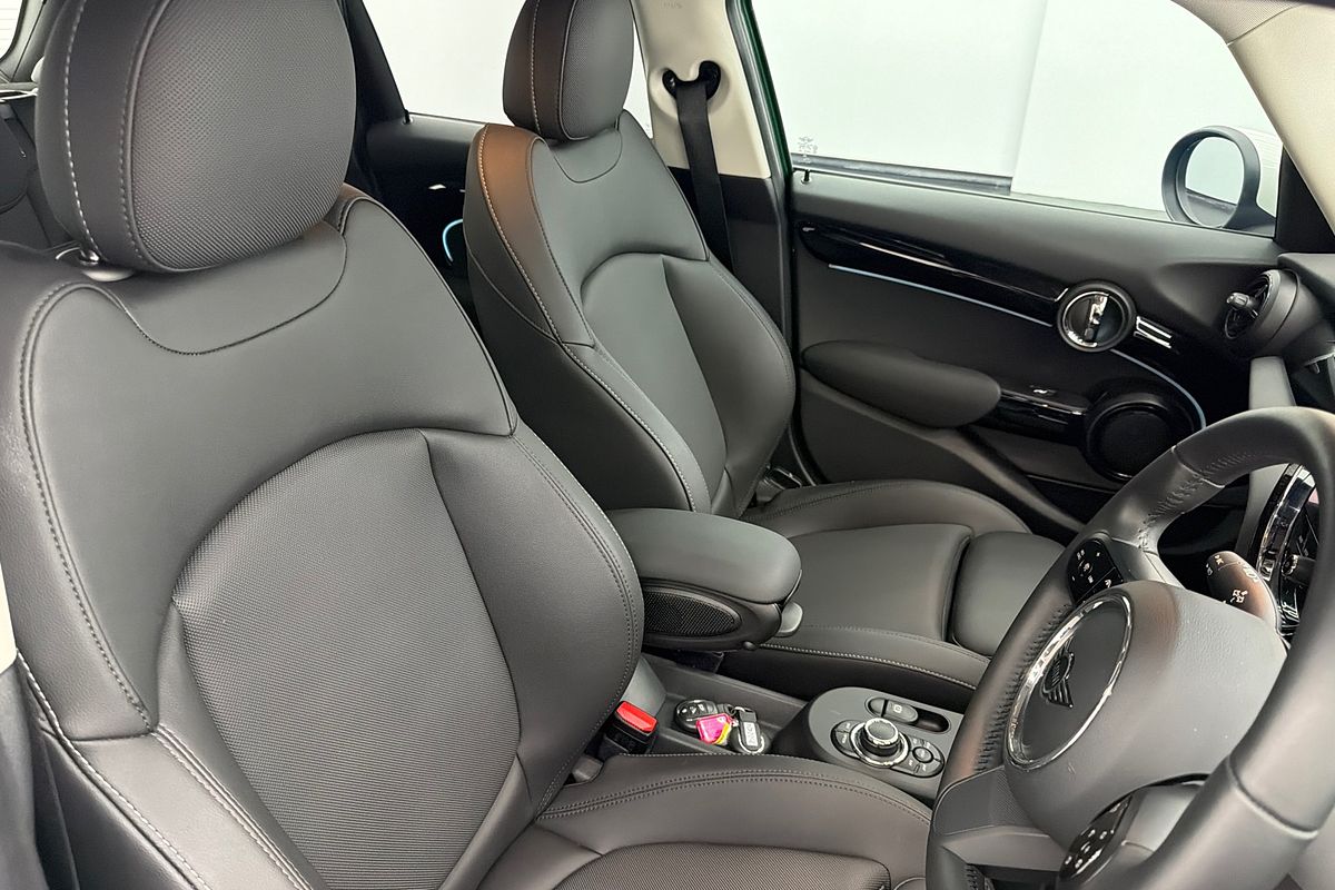 2023 MINI Hatch Cooper Classic F55 LCI-2